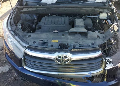 2016 Toyota Highlander Le z USA, uszkodzony, nr VIN 5TDBKRFH7GS342458